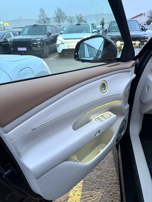 **Voyah Free+ 2026 model
Bez prabek  full pazitsiya
Rangi qoraga oq sa