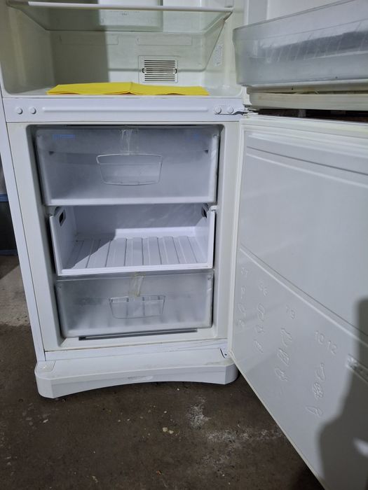 Арзан Холодильник Индезит сатылады.