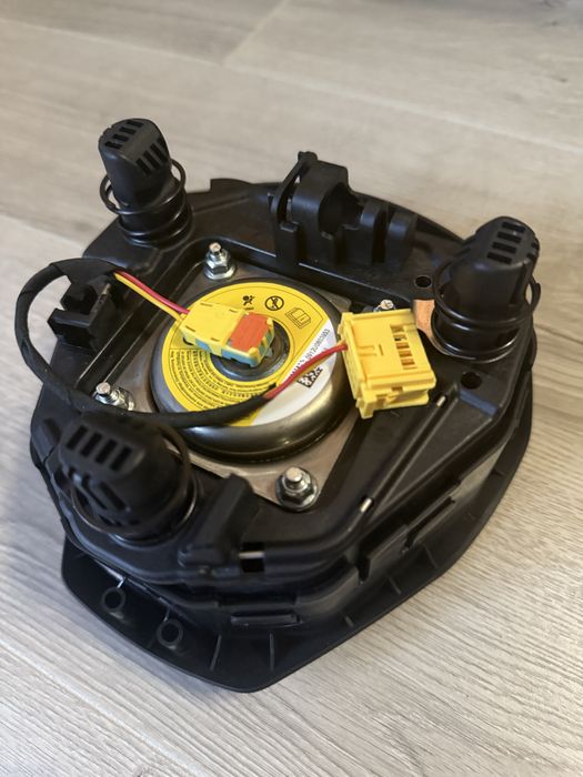 Airbag Tesla Еърбег Тесла въздушна възглавница