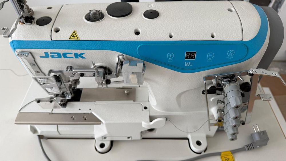 Masini de cusut Jack