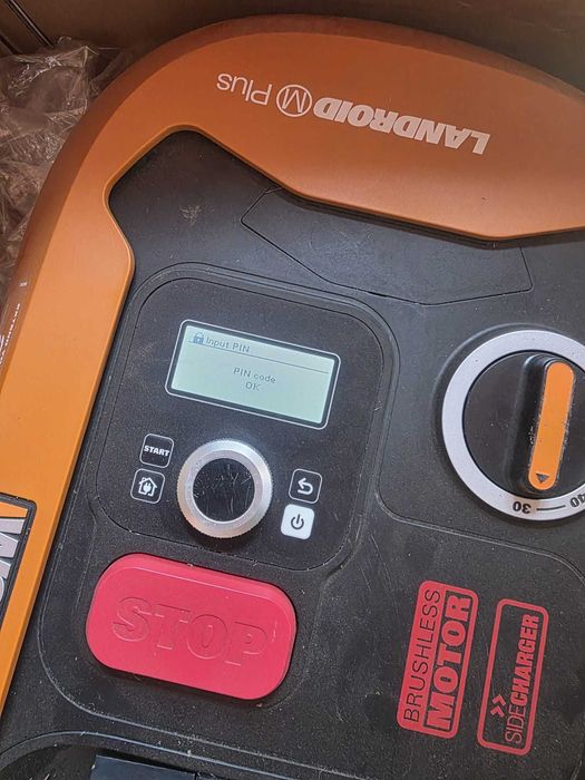 Robot de tuns iarba WORX Landroid WR165E 500 m2