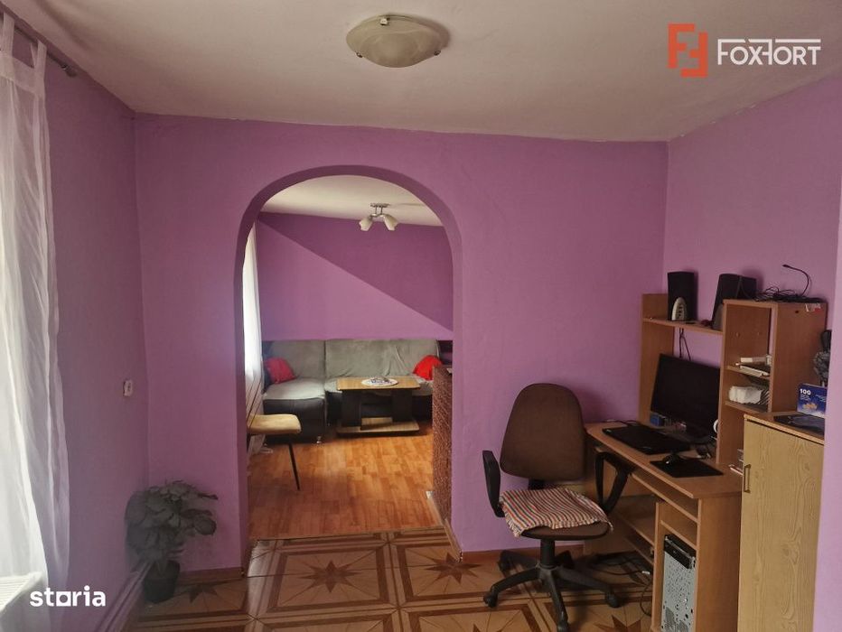 Casa individuala cu 9 camere, in Mosnita Noua, zona centrala
