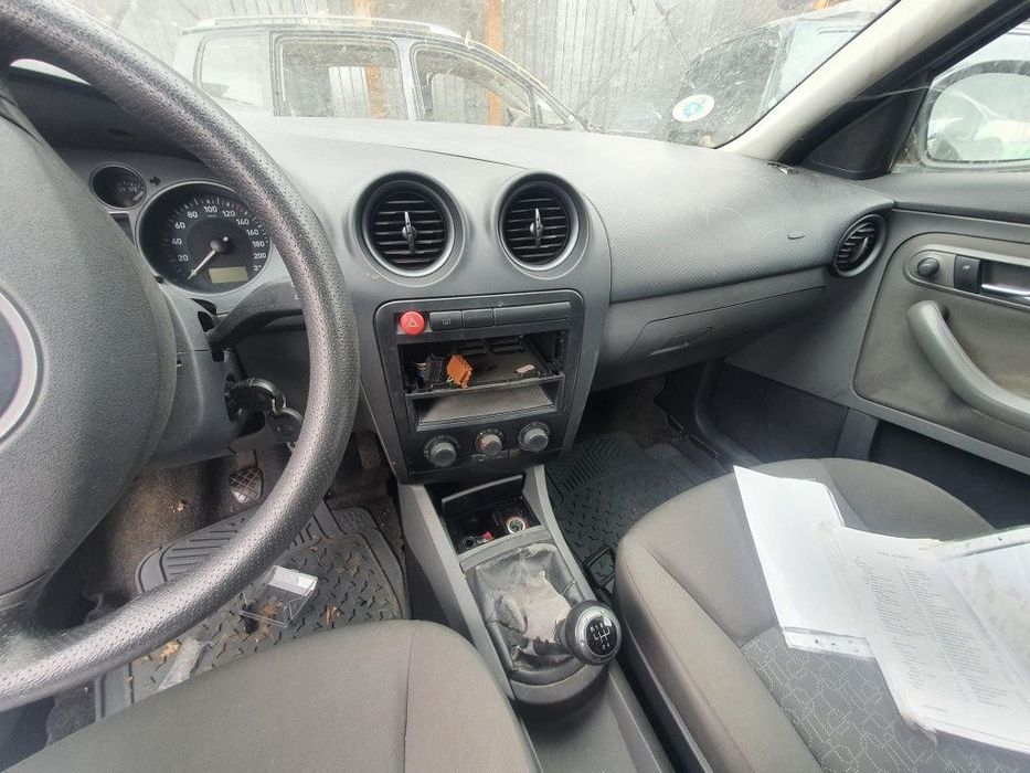 bara armatura fata spate haion far stanga dreapta kit chit conversie airbag volan Seat Ibiza 3 motor 1.2 benzina BME dezmembrez usa fata spate