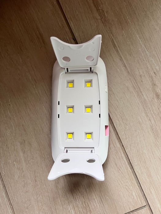 ЧИСТО НОВА UV Мини лампа за сушене на нокти с USB