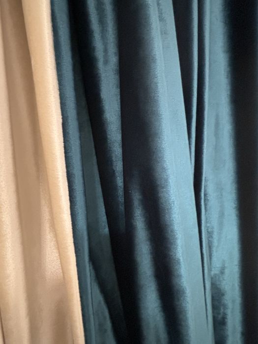 Продам шторы  с тюлями недорого.