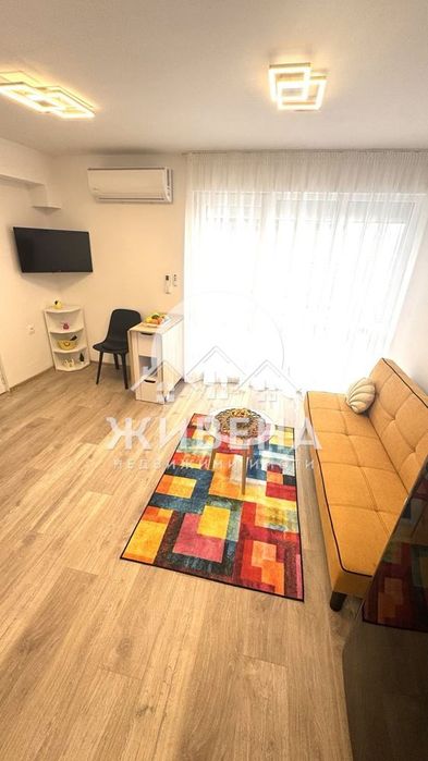 Продава се Двустаен апартамент в Варна, Център - 41 кв.м за 1555 €/кв.м - Снимка #2