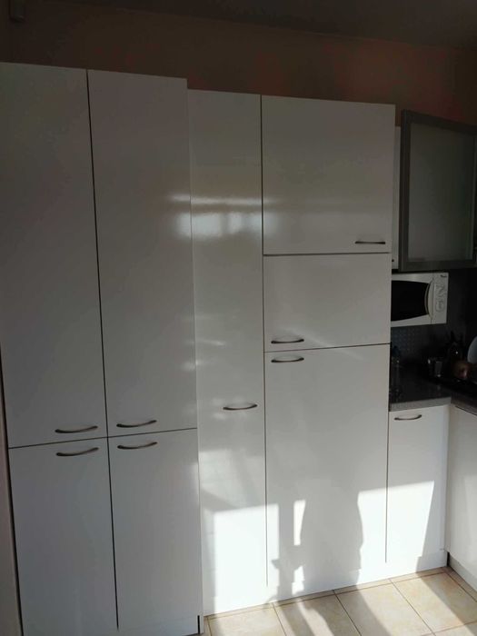 Дава се под наем Тристаен апартамент в София, Център - 75 кв.м за 825 € - Снимка #2