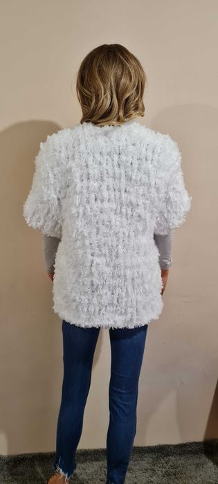 Ръчно плетени дамски жилетки от Alize puffy fur