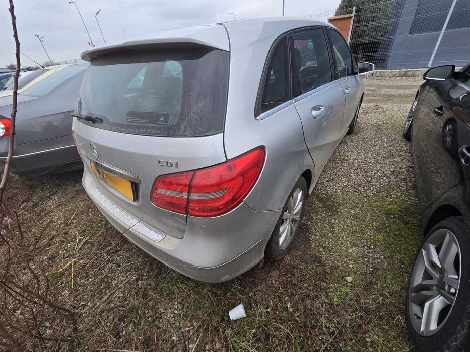 Dezmembrari dezmembrez Mercedes B-Class 1.8 CDI cod motor OM651901