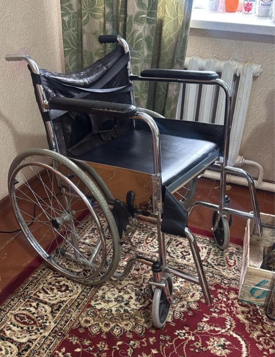 Продам инвалидную коляску г Актобе
