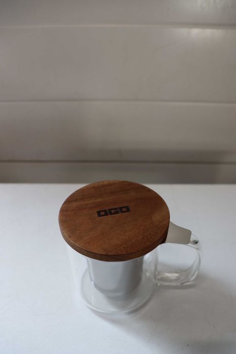 OGO LIVING 300мл Стъклена чаша за чай и капак от акациево дърво