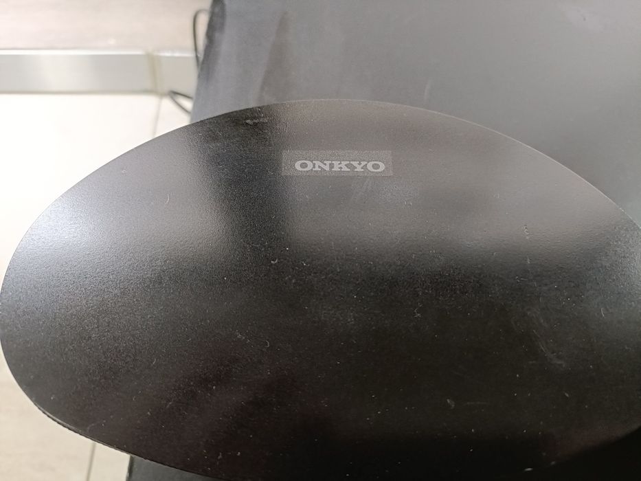 Yamaha YST FSW 050 subwoofer activ + 2 sateliți Onkyo SLM 301