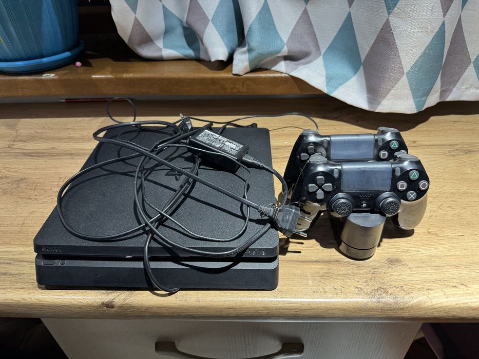 Sony playstation 4 slim