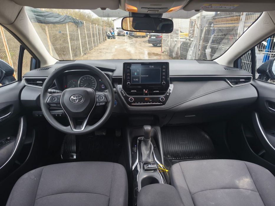 Toyota Corolla 2021 77.000 KM HIBRID usor avariat / avariate