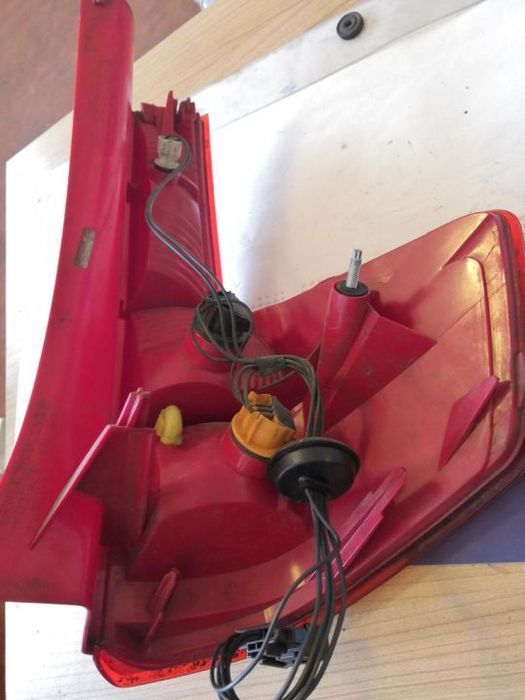 stop tripla aripa stânga citroen C4 Hatchback