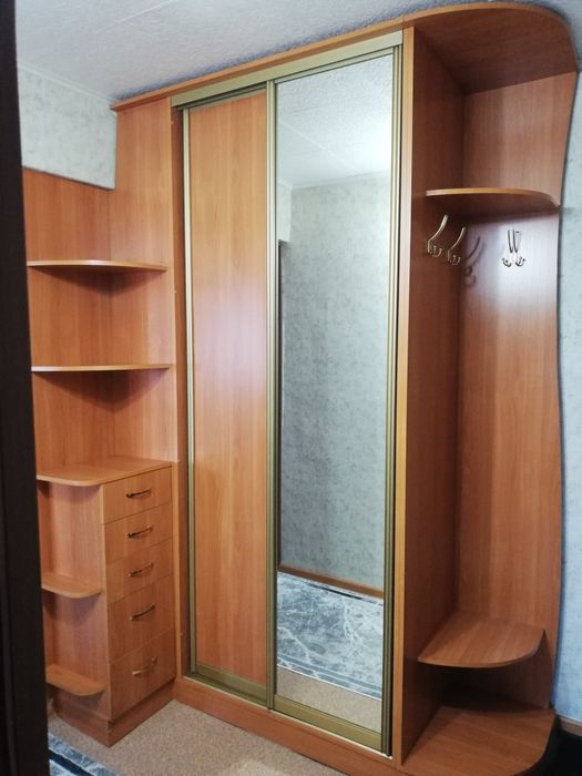 Продам угловой шкаф-купе