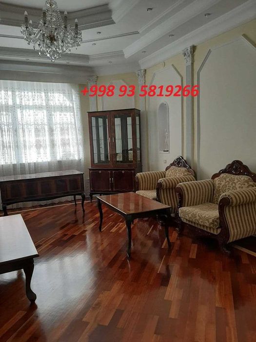 Дом  в Центре  За гостиницей Гранд мир метро Ойбек