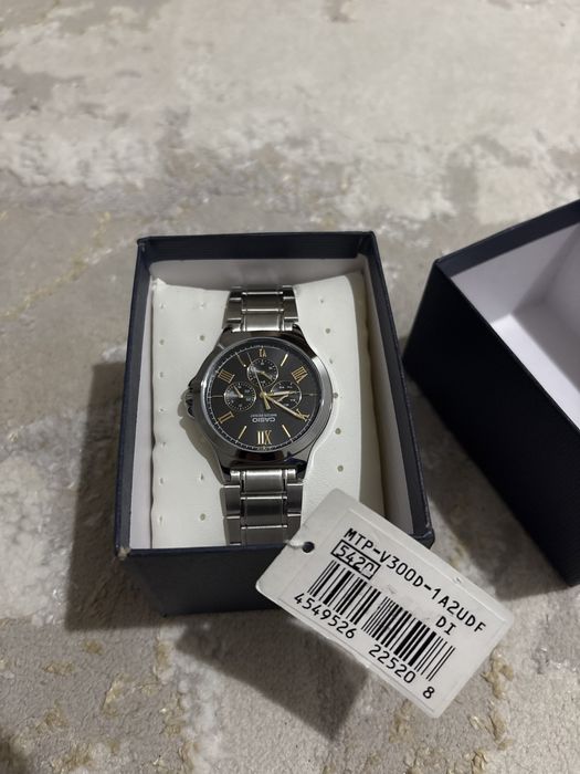Casio часы (MTP-v300D-1A)