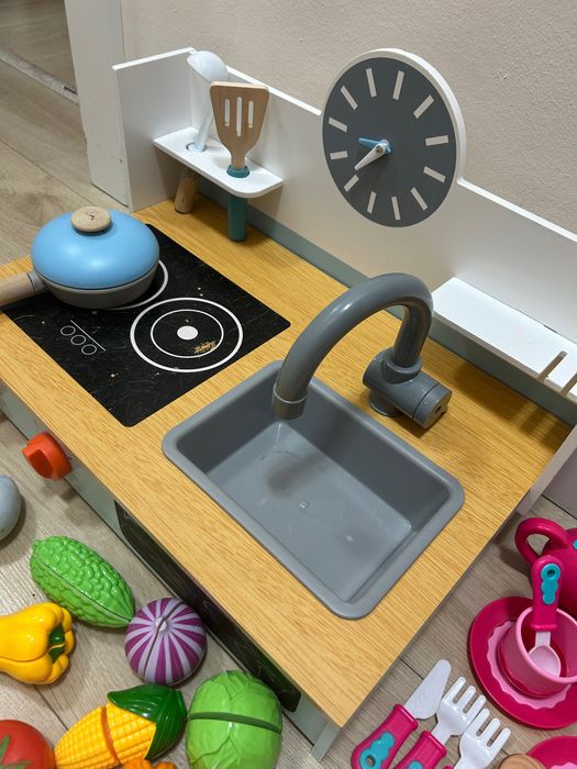 Bucatarie din lemn pentru copii