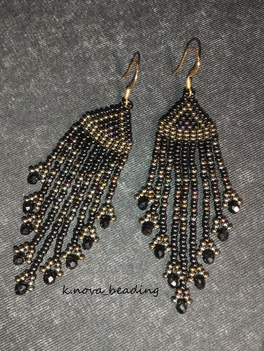 Украшения чокеры, серьги из бисера