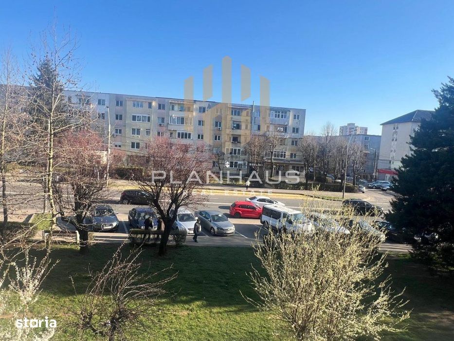 Vintage apartament 4 camere, B-dul București / Regele Mihai,decomandat