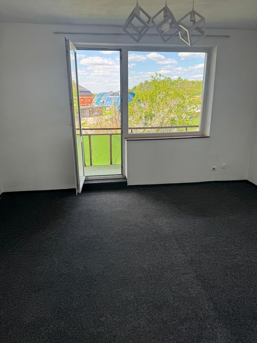 Vand apartament 3 camere Stei.48.500 eur