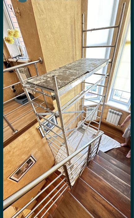 Леса на лестничный марш легкий