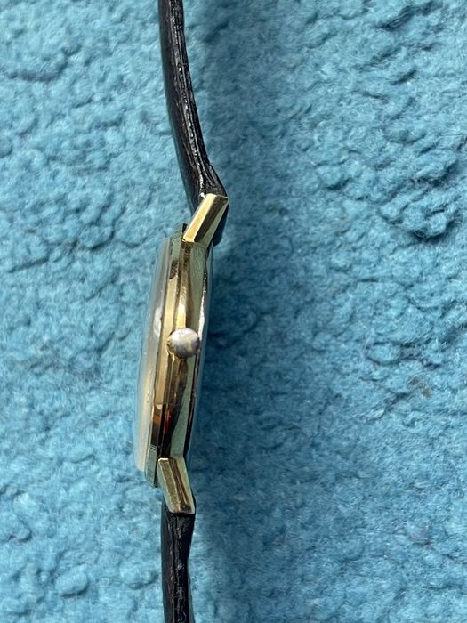 Omega 131.019 (placat cu aur)