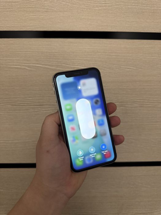 iPhone 11 в идеальном состоянии