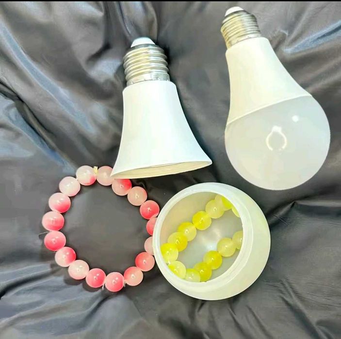 Перфектен тайник за ценности и пари - LED крушка.