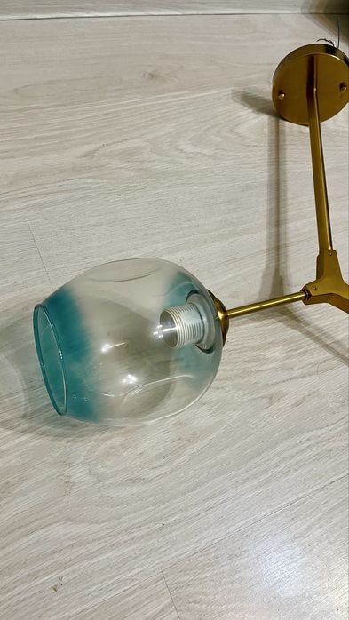 Продам зеркало и люстру