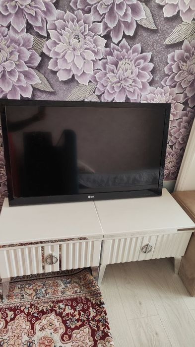 Телевизор LG 42lv3700, 42 дюйма