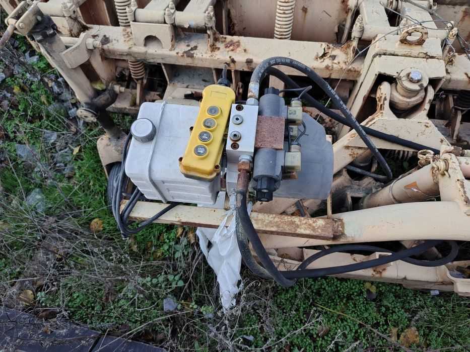 Sărăriță +lama de zapada