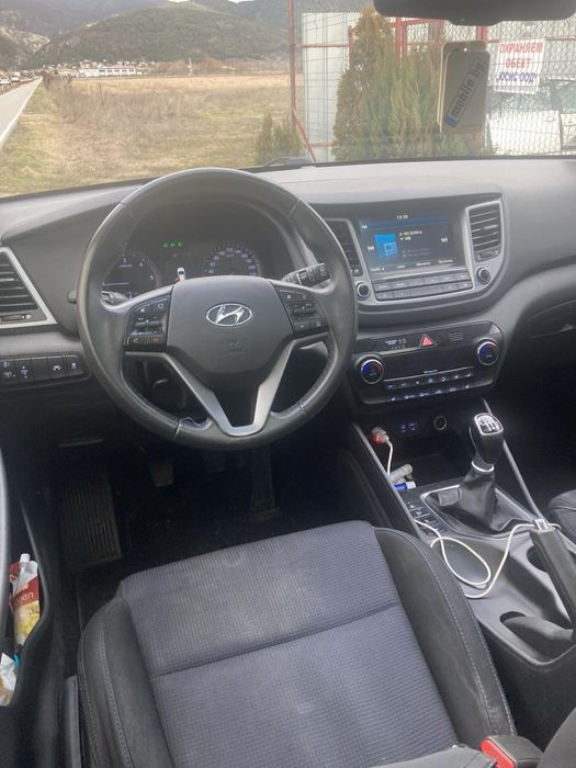 Hyundai Tucson само На части