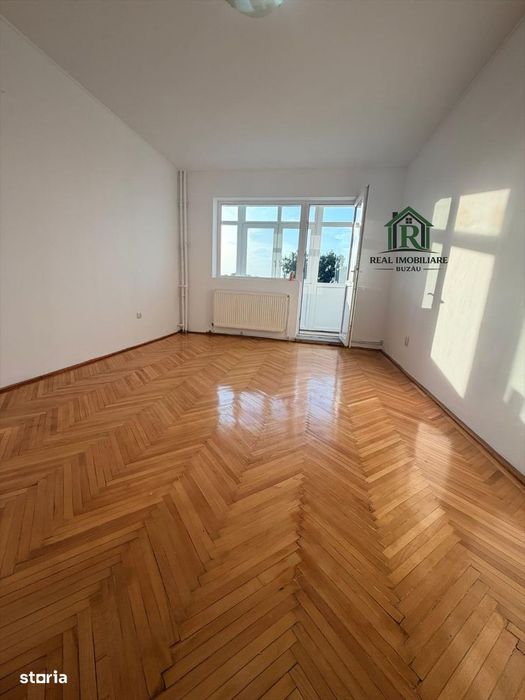 Apartament 3 camere, decomandat, disponibil imediat !