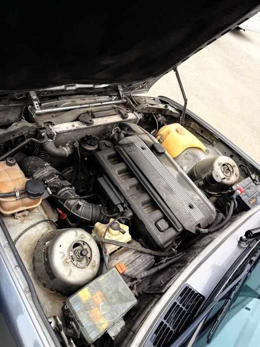 Продам BMW E30 вп  m52b28ty