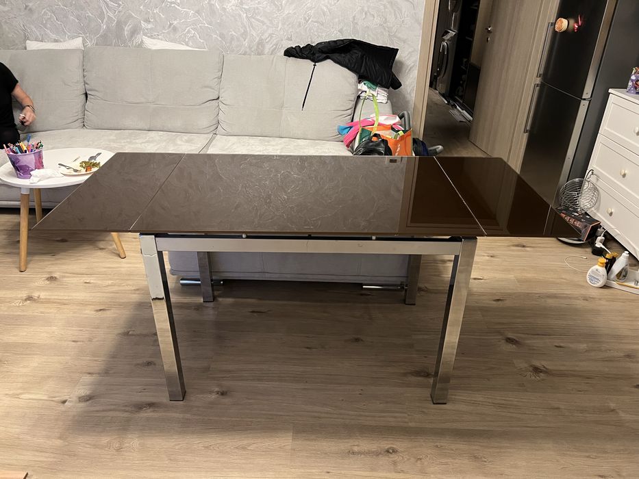 Masa de sticla extensibila