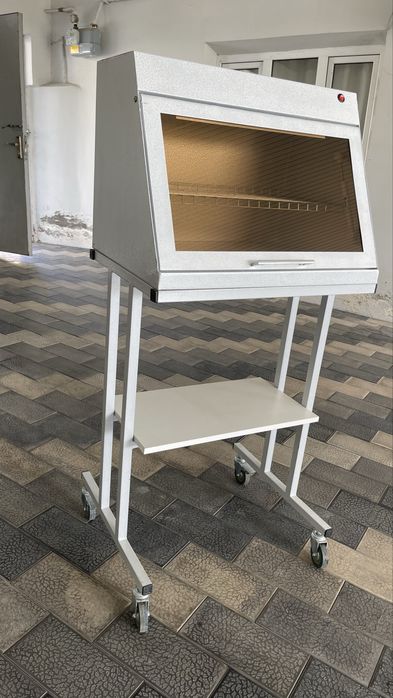 Медицинская мебель и оборудование Шкаф, стол, кушетка, кварц-бокс