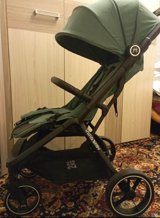 Продам прогулочную коляску