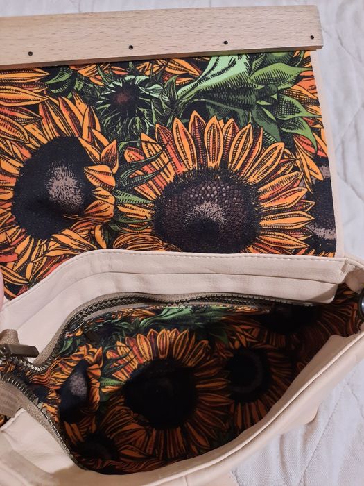 Продам сумочку redcrow