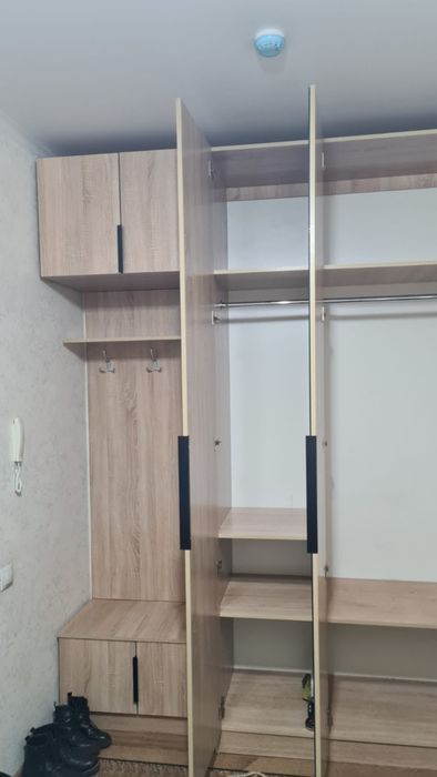 Продам прихожку бу