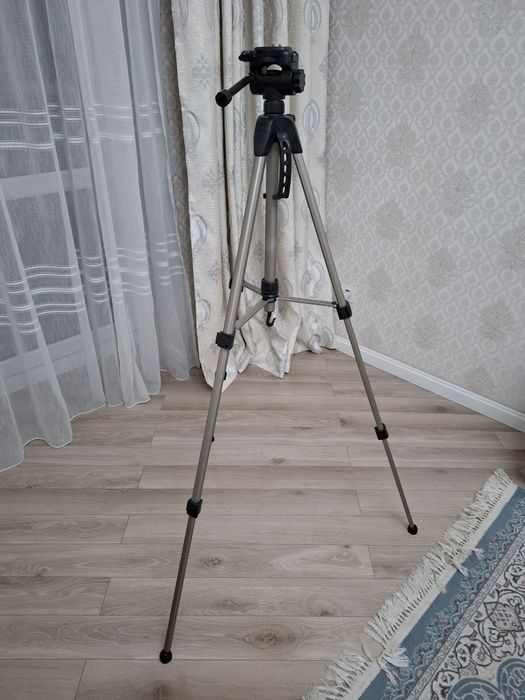 Штатив для фотоаппарата