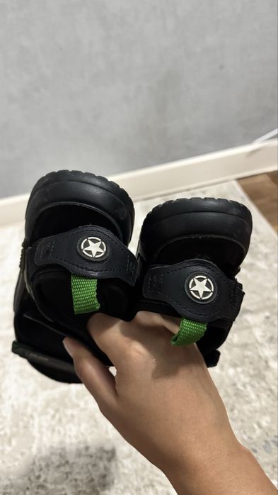 Срочно продам сандали