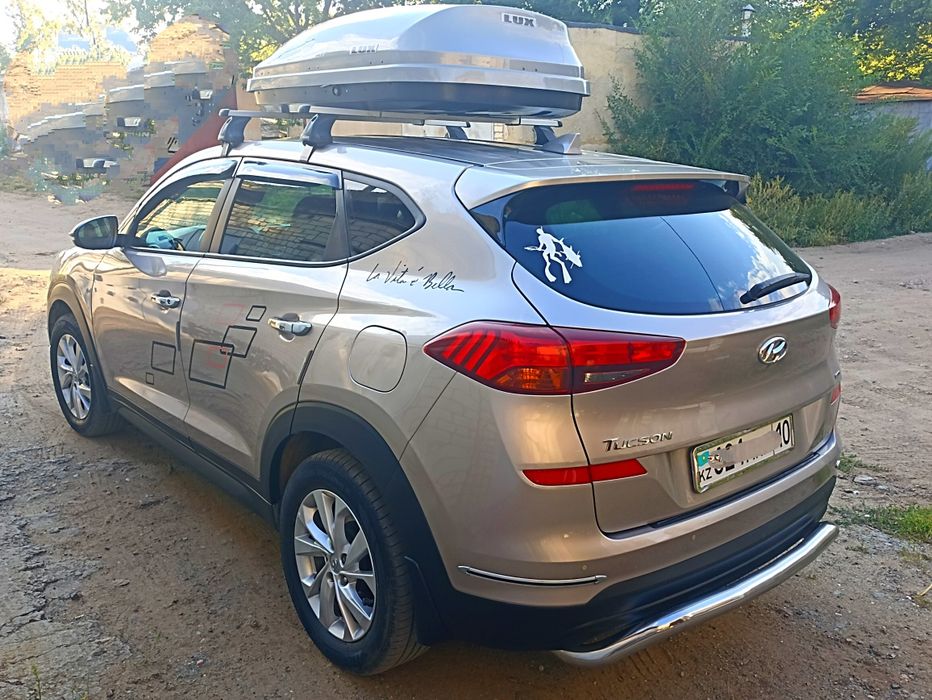Автомобиль Хендэ Туссан 2019 год