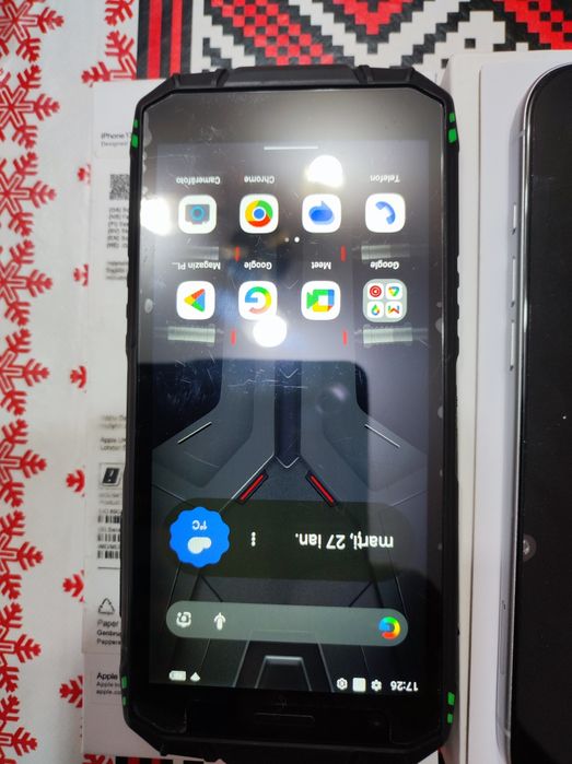 Telefon Dodge și iPhon.