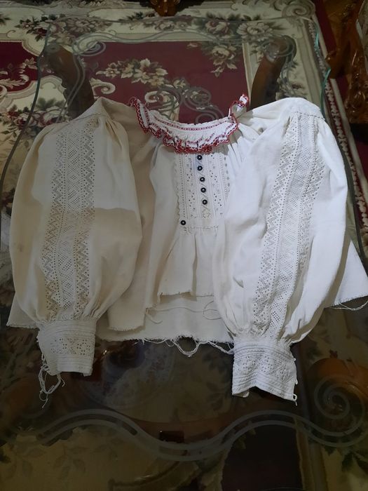 Vând haine populare