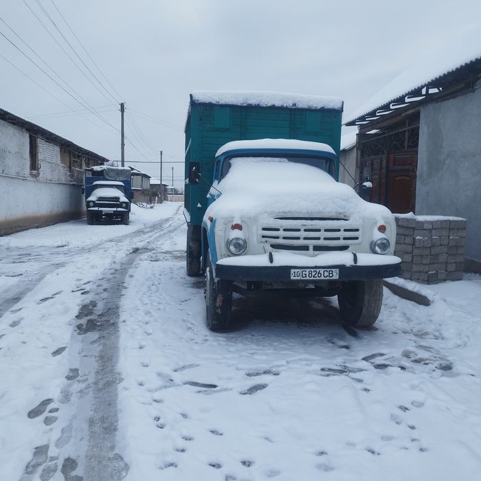 Zil 130 yuk furgoʻn