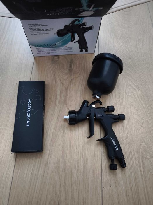 Pistol de Vopsit Auarita Nova Light Negru Duza 1.2 mm HVLP Aproape nou Full Box