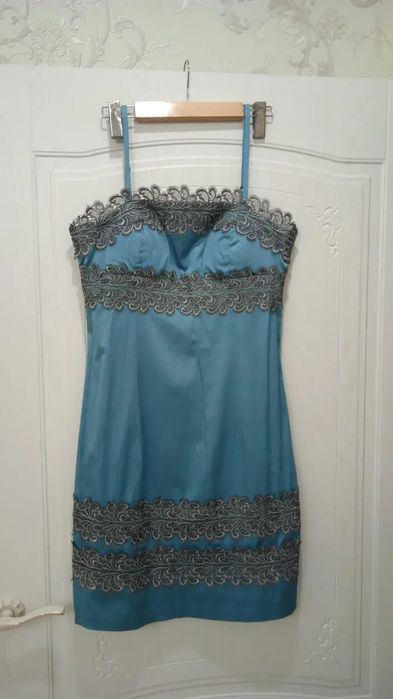 Продам платье женское