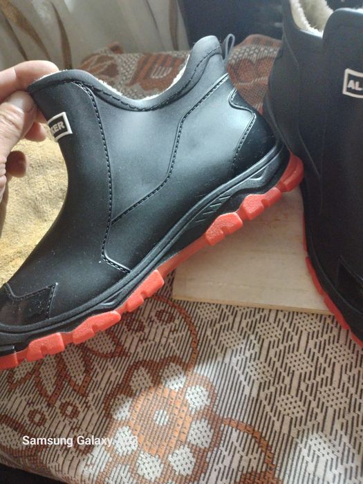 Продам калоши утепленные